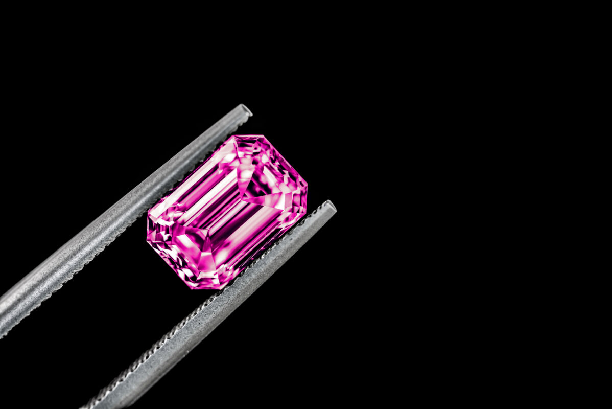 diamond colour guide with Tailor Diamonds expertise