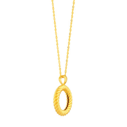 Rope Circle Gold Necklace gallery image 1
