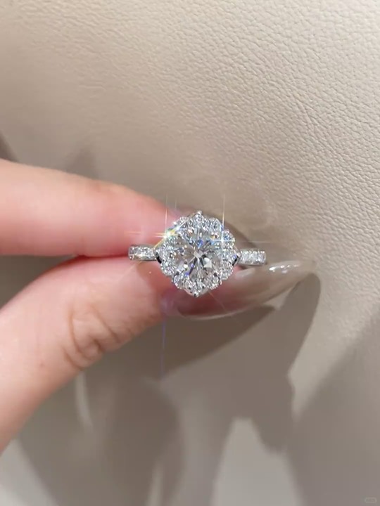 Halo Pave Brilliance customer video thumbnail