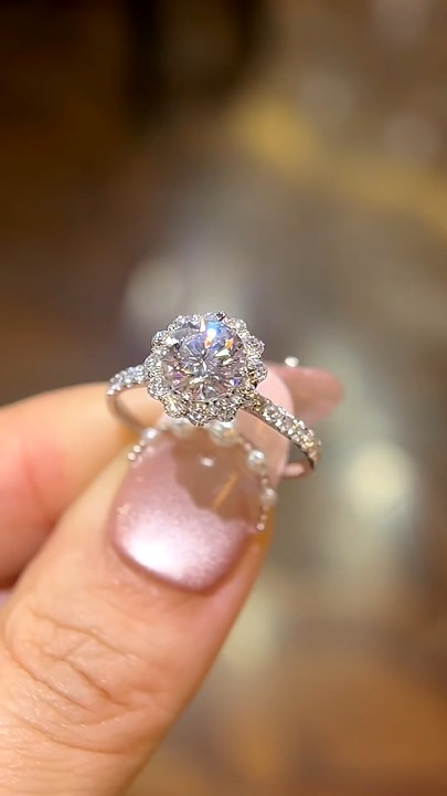 Bouquet Halo customer video thumbnail